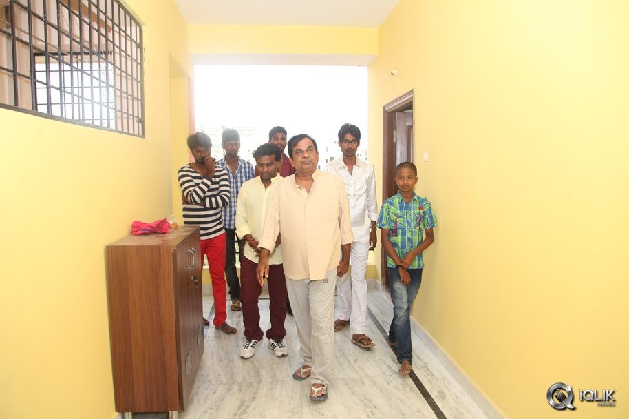 Celebrities-at-Dhanraj-House-Warming-Function